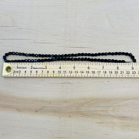 Elegant Black Faceted Glass Bead Necklace Classic Choker Style 18 Inches - Picture 4 of 4
